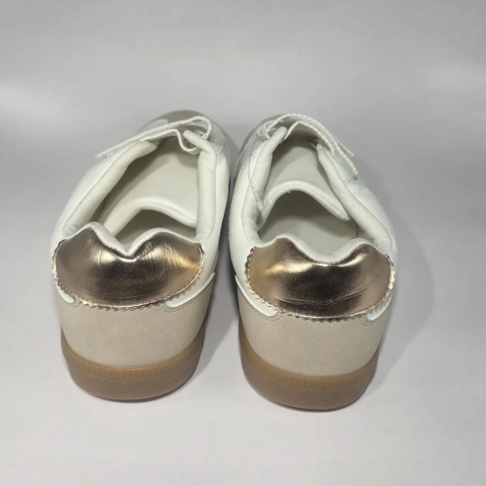 Dolce Vita Women’s Sneakers Size 8 White & Taupe Faux Leather Material  NEW